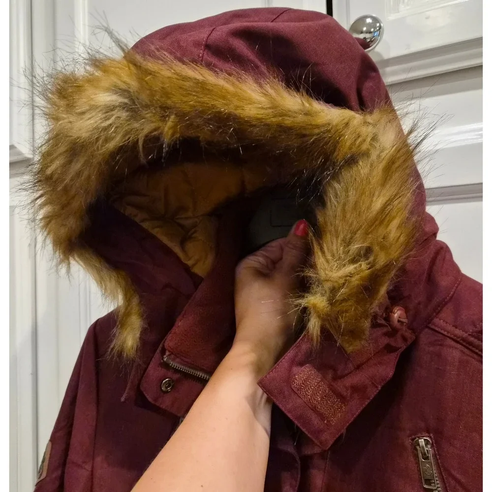 Legendary Whitetails Womens Anchorage Parka Maroon Herringbone Faux Fur Hood MD - Picture 5 of 10